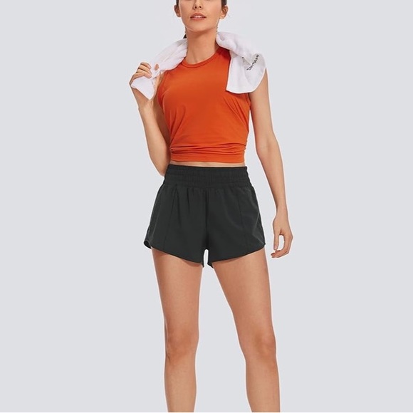 Crazy Yoga Shorts - Picture 6 of 9